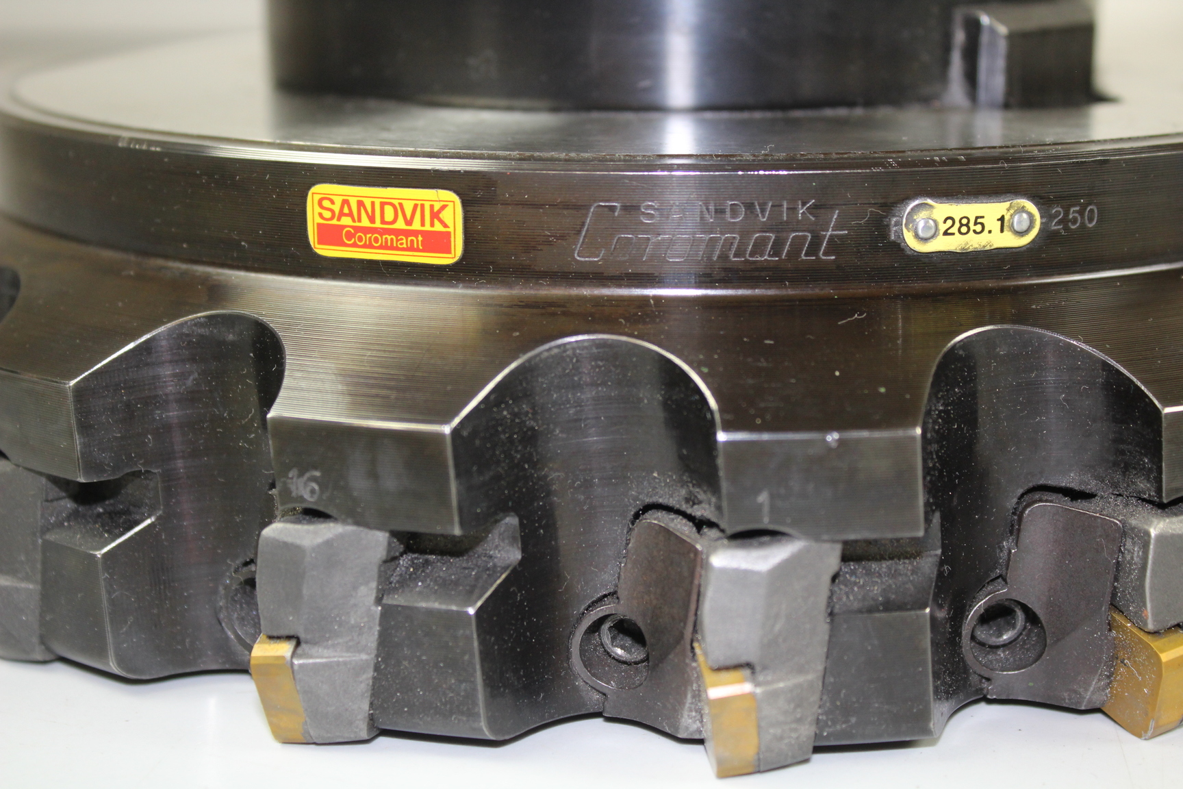 Image of Sandvik Coromant Face Miller, 285.1-250, 250mm dia ,with holder