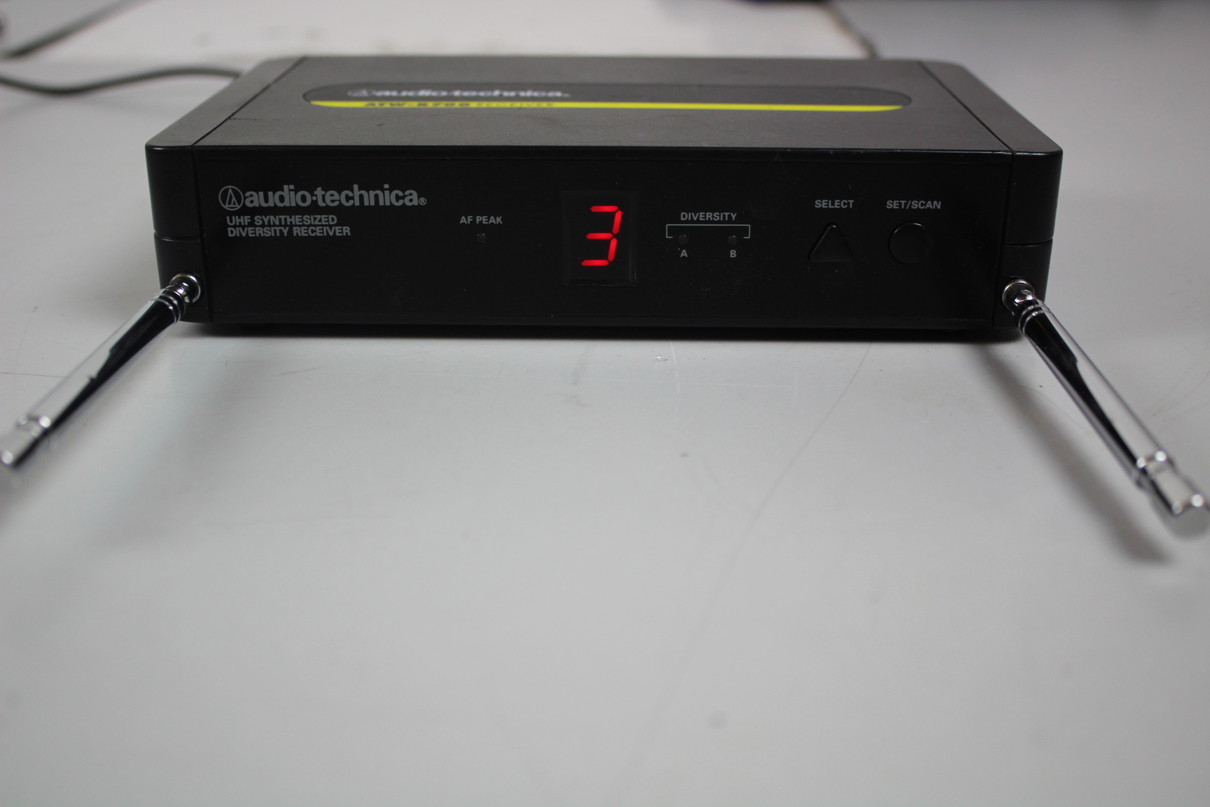 Image of Audio-Technica ATW-R700 Receiver UHG Synthesized Diversity Receiver 2 Antennae 