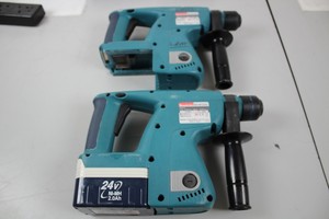 Thumbnail image of 2 x Makita BHR200 Drills, 1 x BH2420 Battery Pack & 2 x DC24WA Faulty 