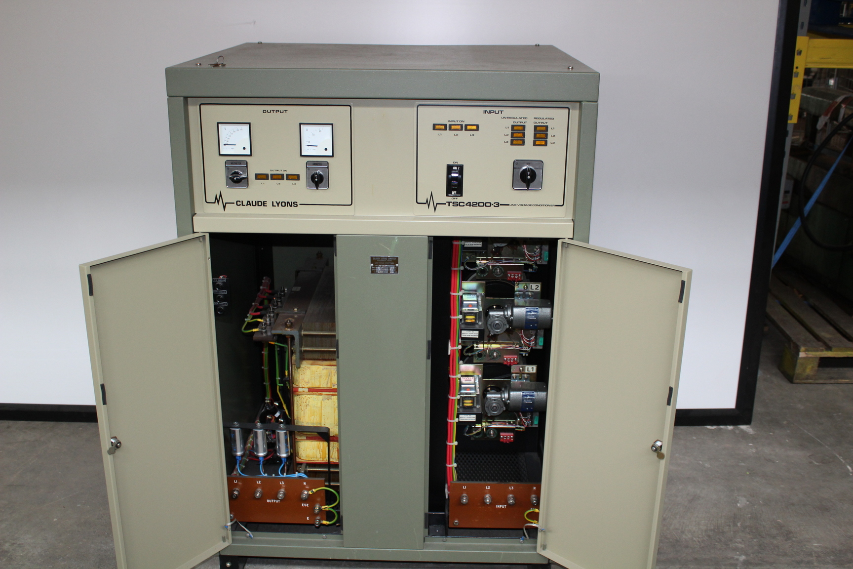 Image of Claude Lyons Line Voltage Conditioner
