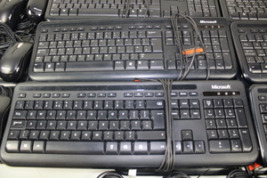 Thumbnail image of Joblot of 31 Microsoft 400 wired Keyboards with Mice.