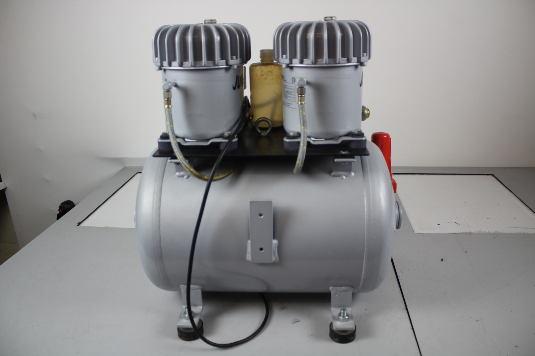 Image of Jun-Air Jun Air Model 6 Compressor with Domnick Hunter Air Filter