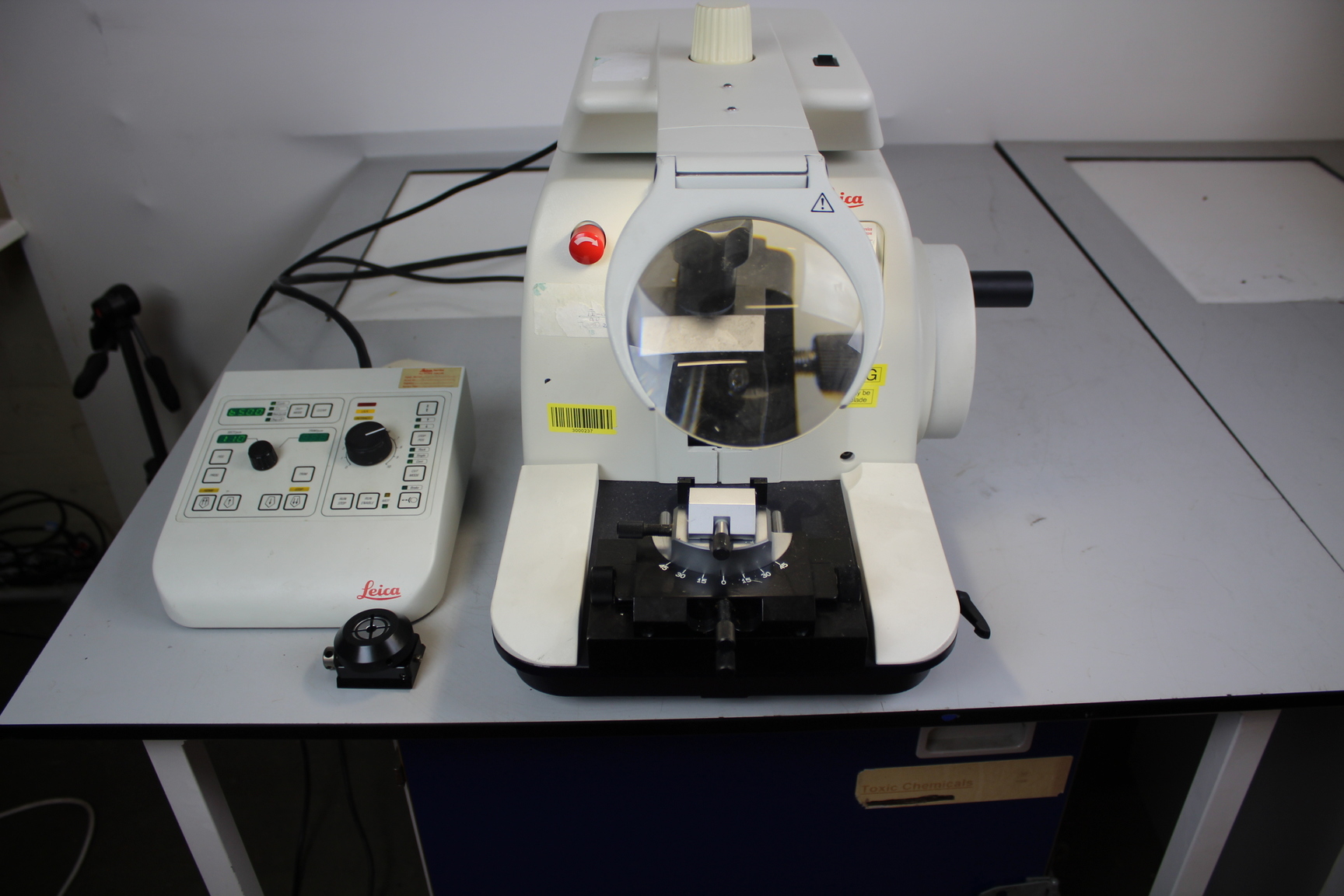 Image of Leica RM2165 Microtome