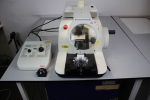 Thumbnail image of Leica RM2165 Microtome