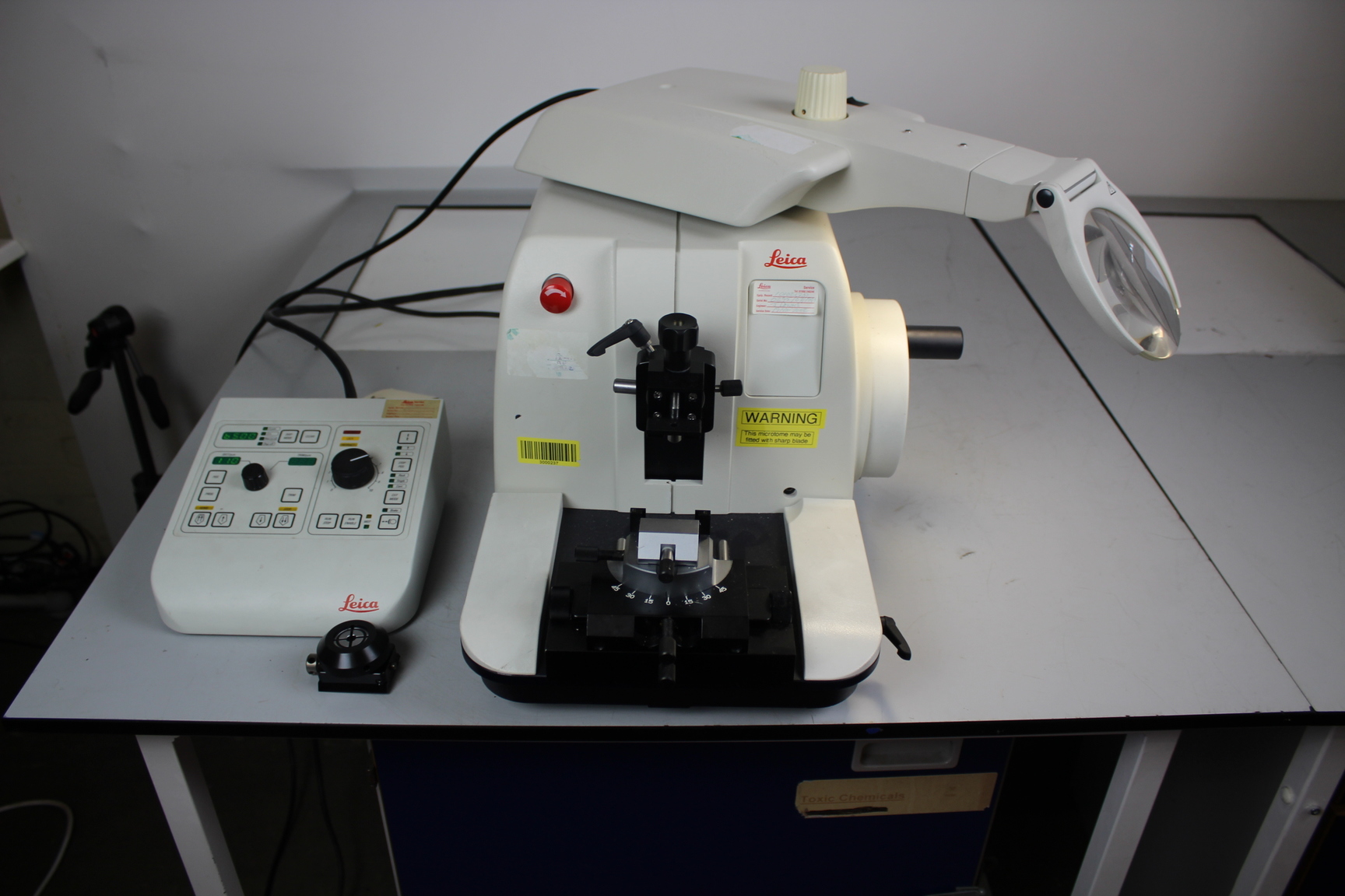 Image of Leica RM2165 Microtome