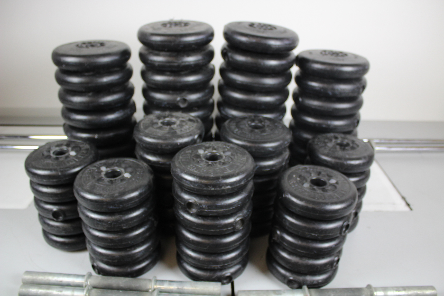 Image of Job Lot of York Weights 38 x 1.1kg, 34 x 2.3kg (120Kg) 19 Dumbbells, 2 Barbells 