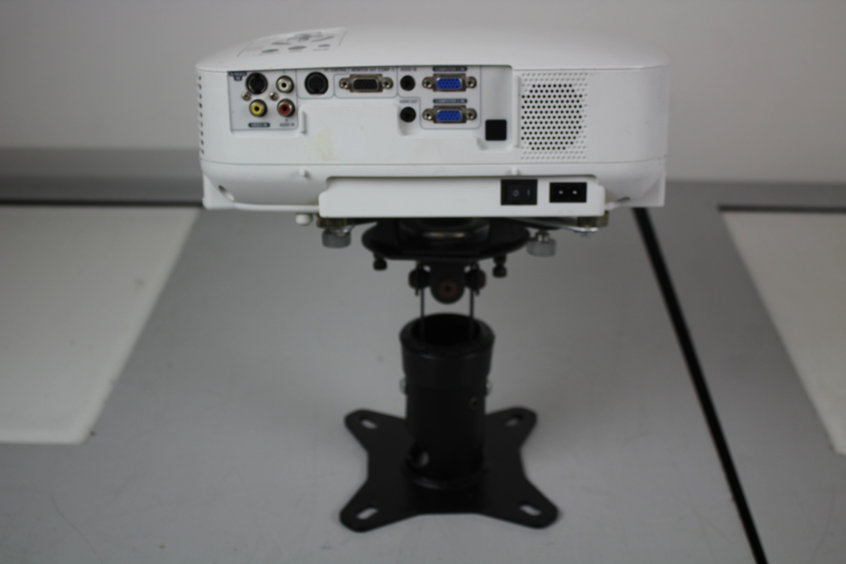 Image of NEC LCD Projector - VT580 needs new lamp with Unicol Ceiling fixing