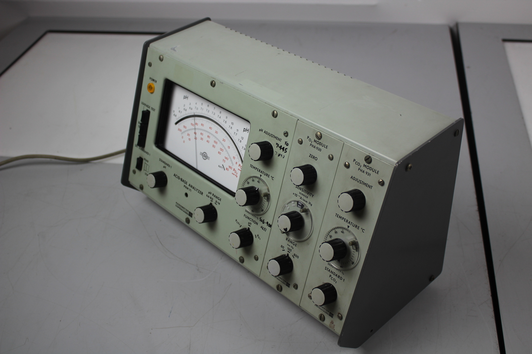 Image of Radiometer Acid-Base Analyser