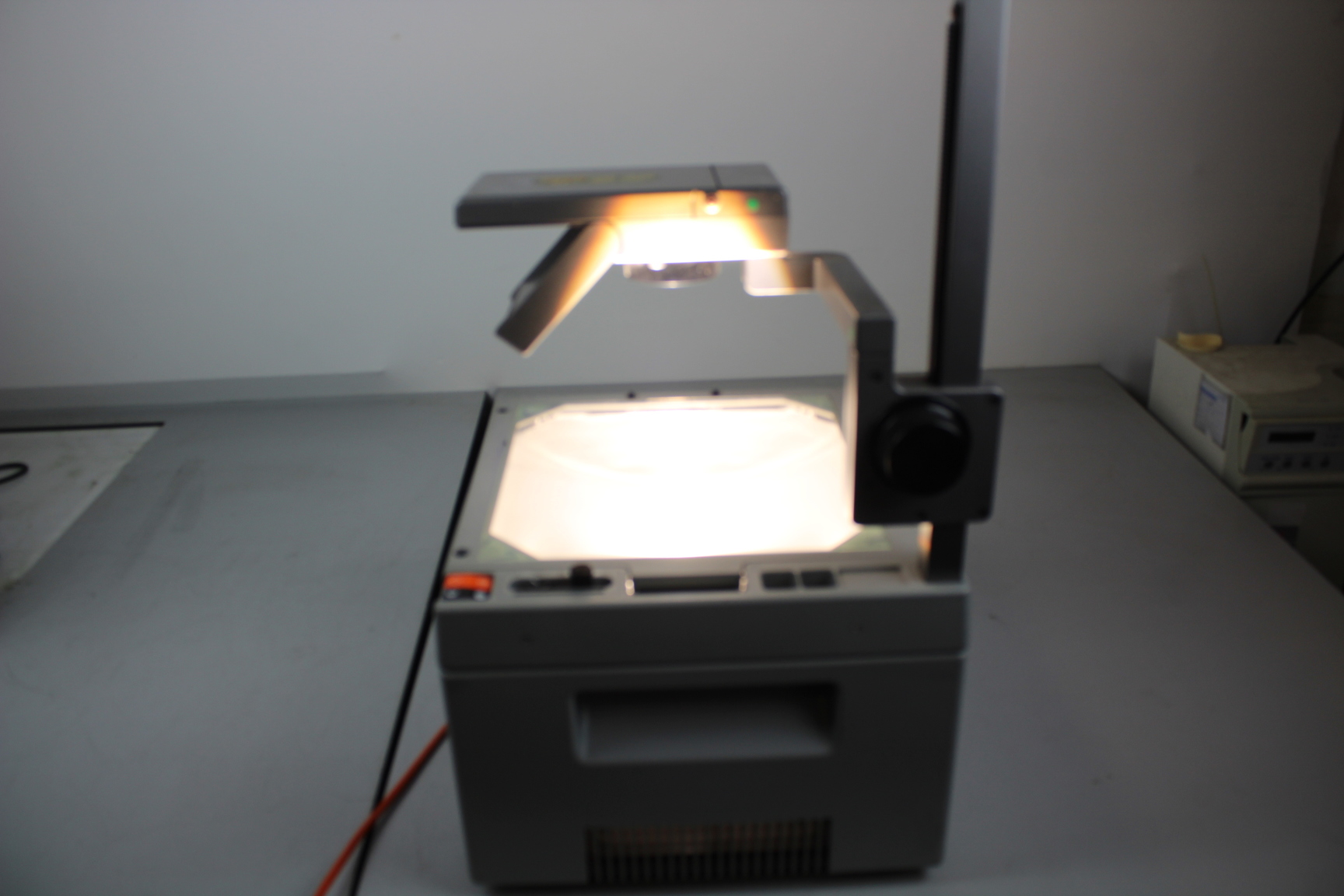 Image of Liesegang trainer deluxe 400 Overhead Projector
