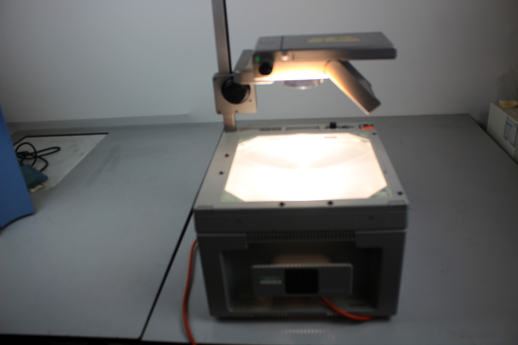 Image of Liesegang trainer deluxe 400 Overhead Projector