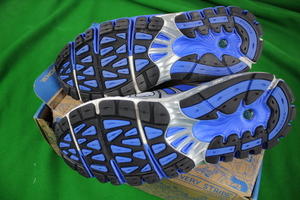 Thumbnail image of Brooks Beast 14 Trainers,Electric/Pavement/Silver,New in Box,Size 10.