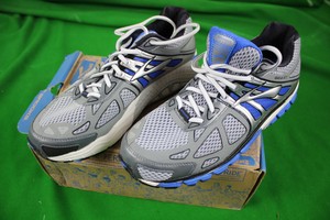 Thumbnail image of Brooks Beast 14 Trainers,Electric/Pavement/Silver,New in Box,Size 10.
