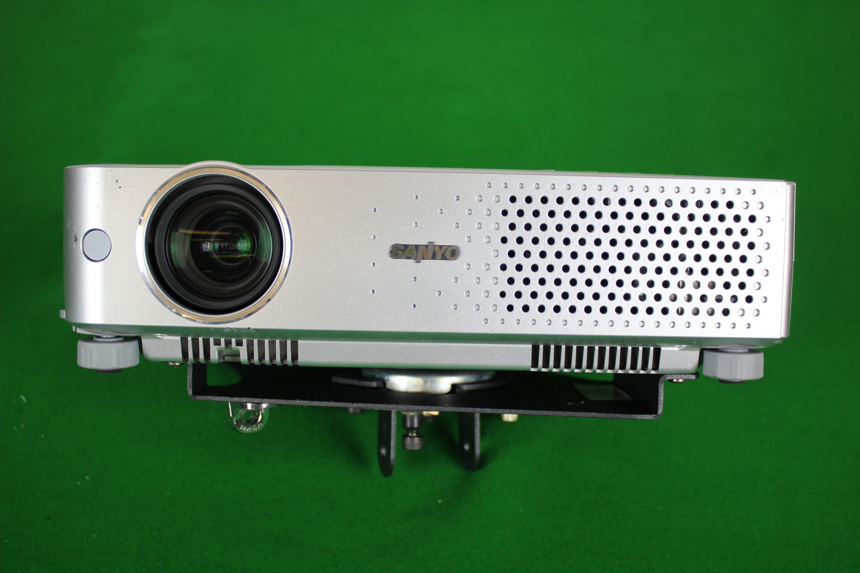 Image of Sanyo Pro Xtrax Multiverse Projector PLC XU73