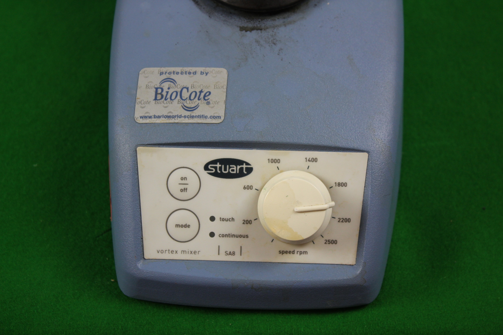 STUART Scientific SA8 vortex mixer AC input 90 / 230 V, 5060 Hz 2500