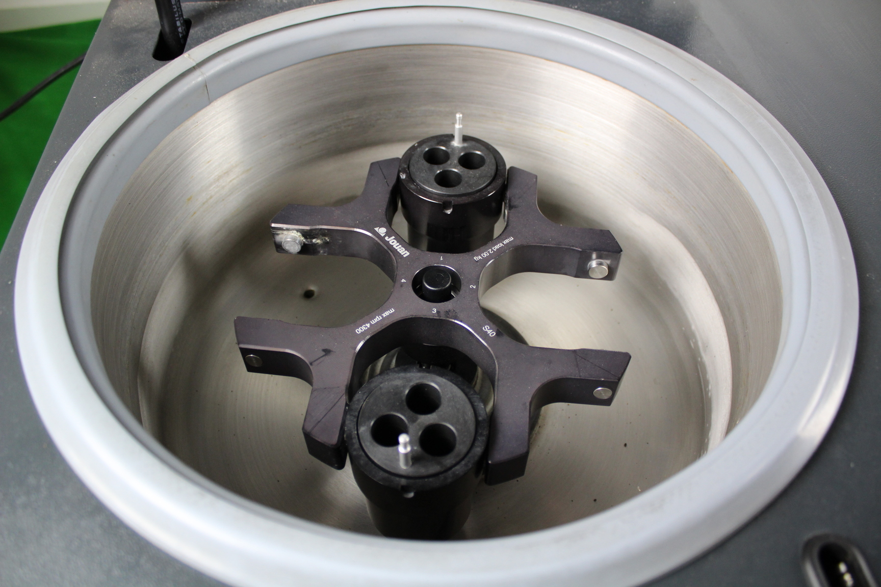 Image of Jouan BR4I Benchtop Centrifuge S40 & T534 Rotors Faulty Spares/Repair