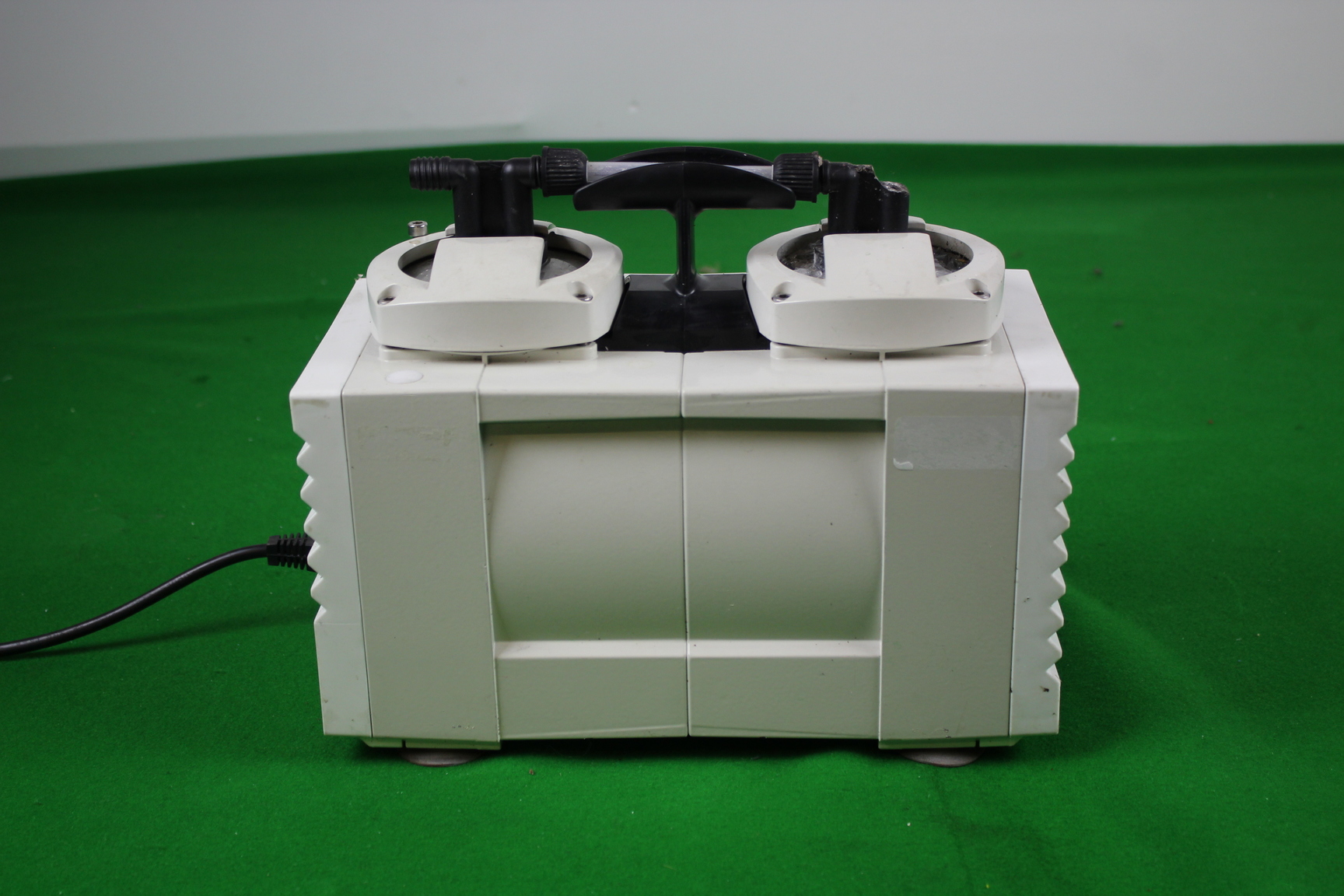 Image of Buchi Vac V-500 Vacuum Pump (runs but some minor damage spares/repair)