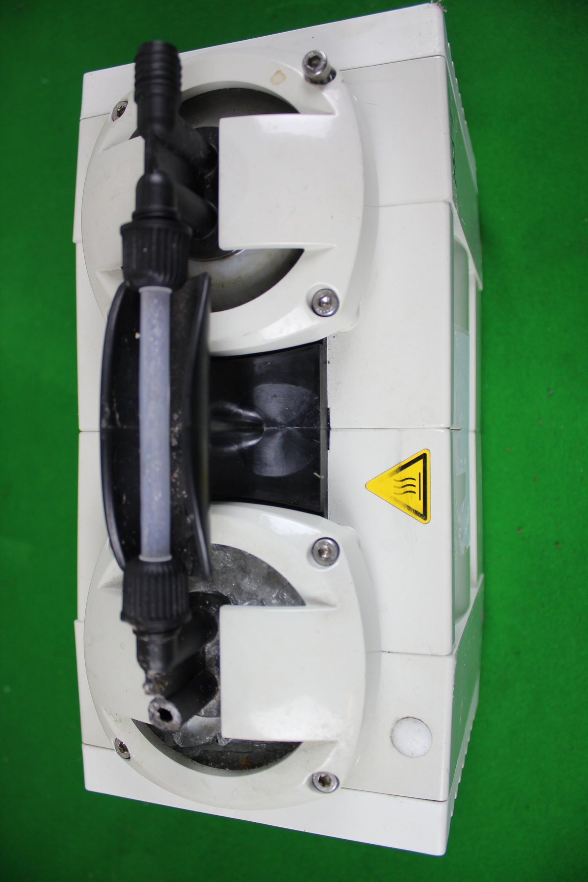Image of Buchi Vac V-500 Vacuum Pump (runs but some minor damage spares/repair)