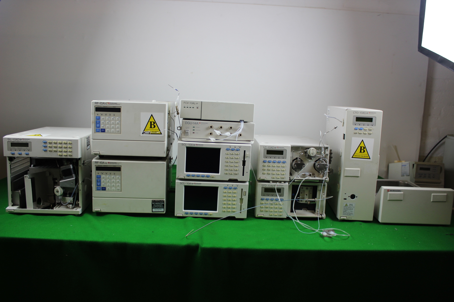 Image of Job lot Shimadzu Lab Equip SIL-10AD VP FF-10A XL SCL-10A VP DGU-14A FCV-10AL 