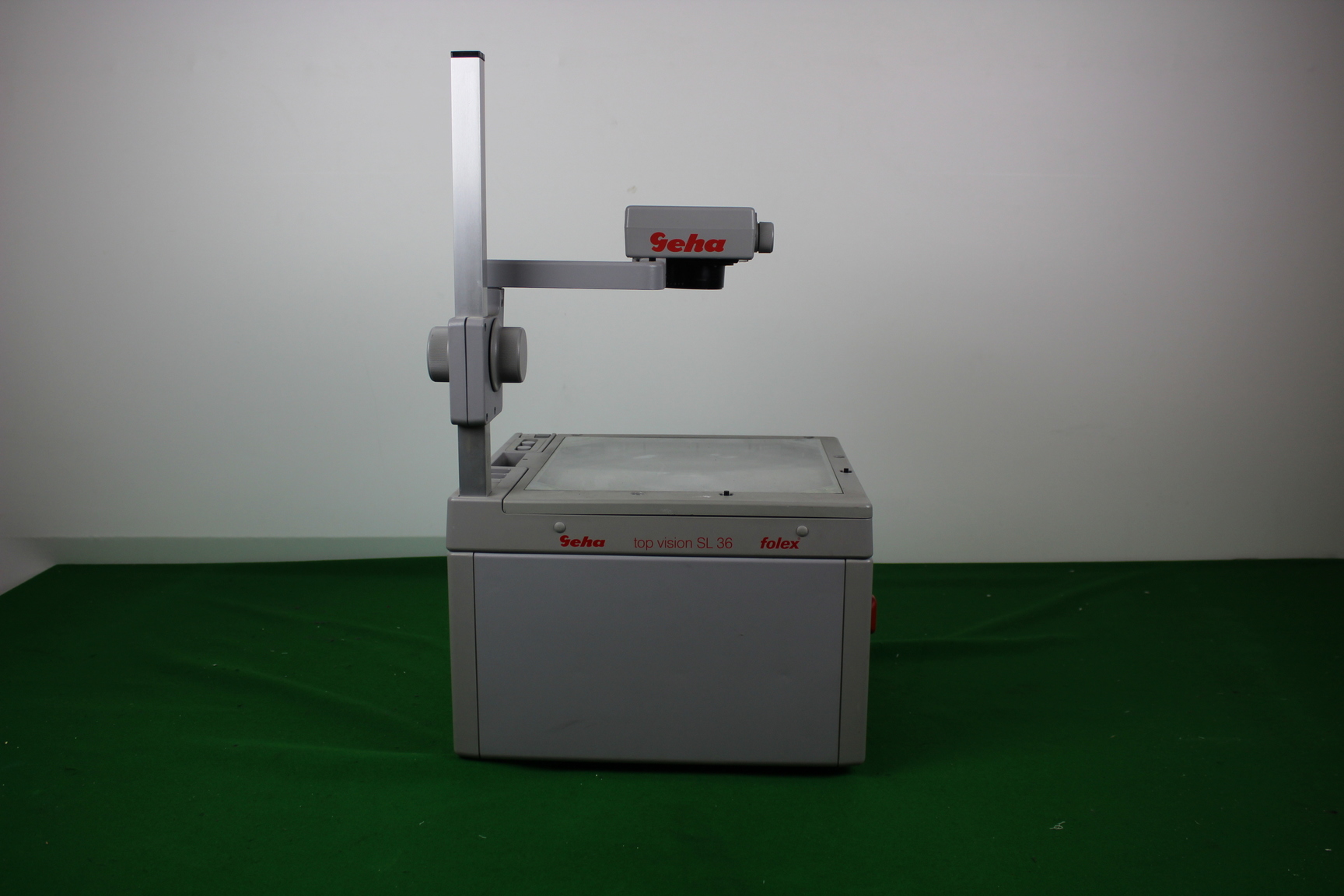 Image of Geha Top Vision SL 36 Overhead Acetate Projector Working