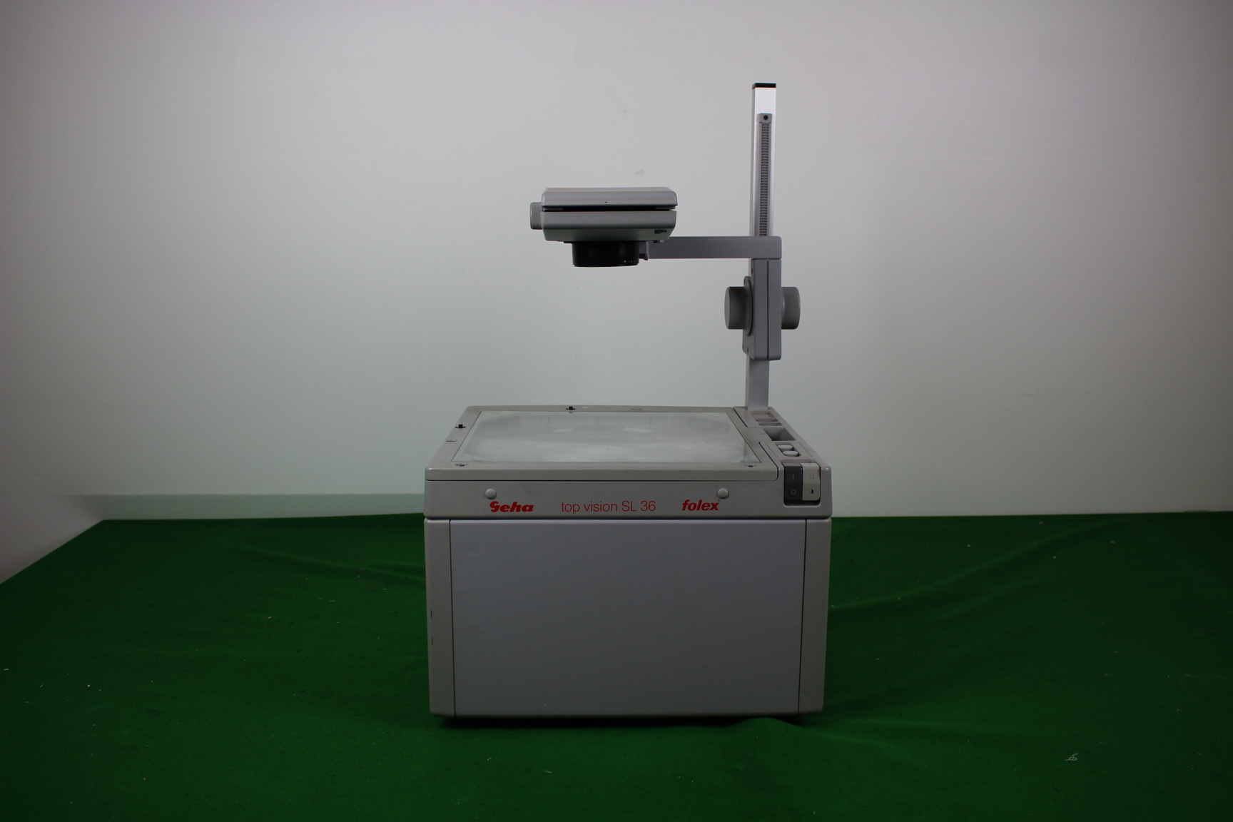 Image of Geha Top Vision SL 36 Overhead Acetate Projector Working