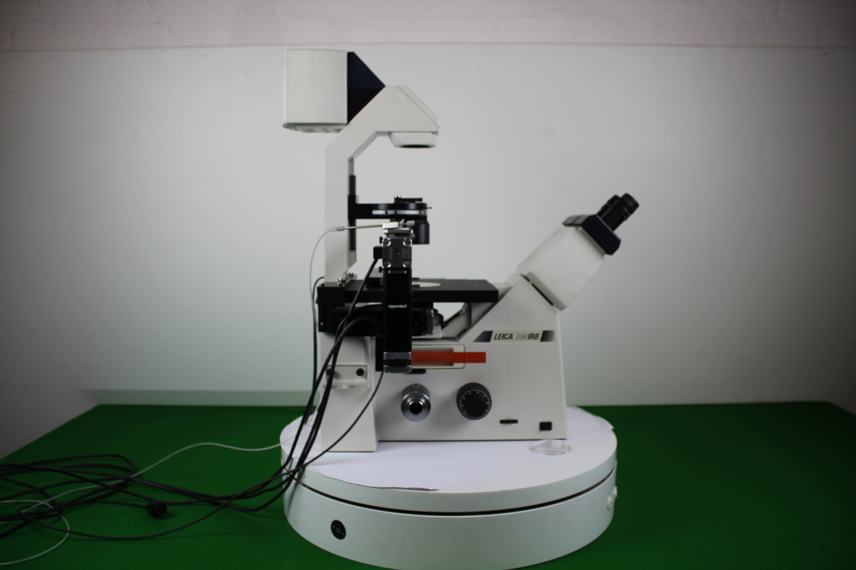 Image of Leica DM IRB Inverted Microscope, Eppendorf Micromanipulator Transjector .......