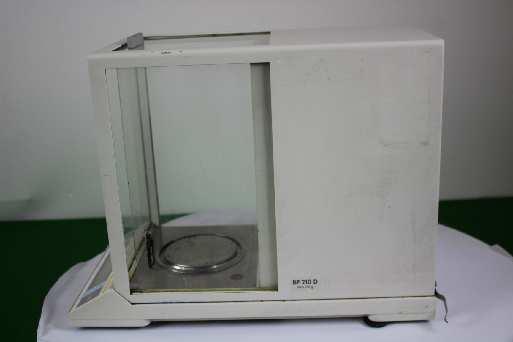 Image of Sartorius Weighing Scales Iso 9001 Laboratory 