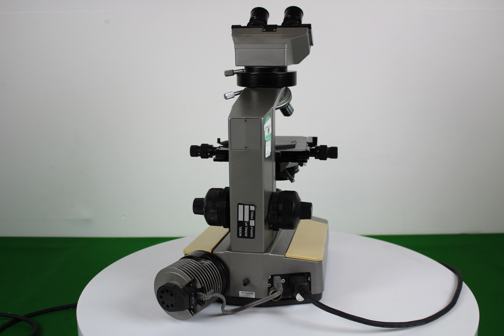Image of Olympus BHB Binocular Microscope 2 x WF10X Eyepieces 2 Objectives 