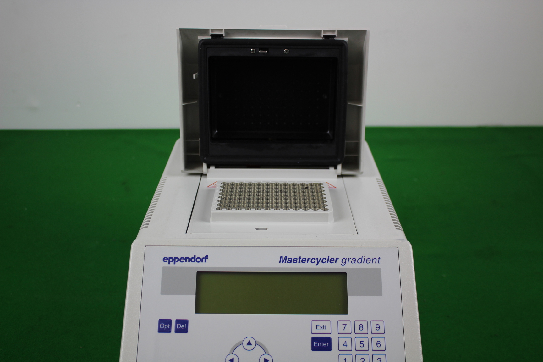 Image of Eppendorf 5331 Gradient Mastercycler Thermocycler