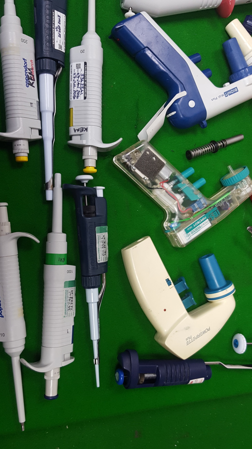 Image of Job Lot Of 35+ Pipettes, Eppendorf, Gilson + more
