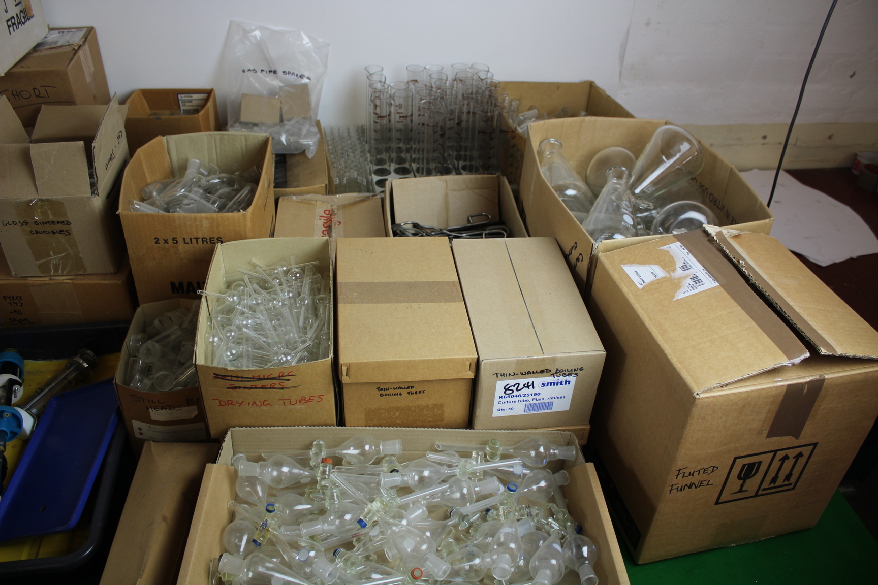 Image of Job Lot Teaching Laboratory Lab Glassware Schools Chemistry Flasks Test Tubes