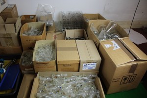 Thumbnail image of Job Lot Teaching Laboratory Lab Glassware Schools Chemistry Flasks Test Tubes