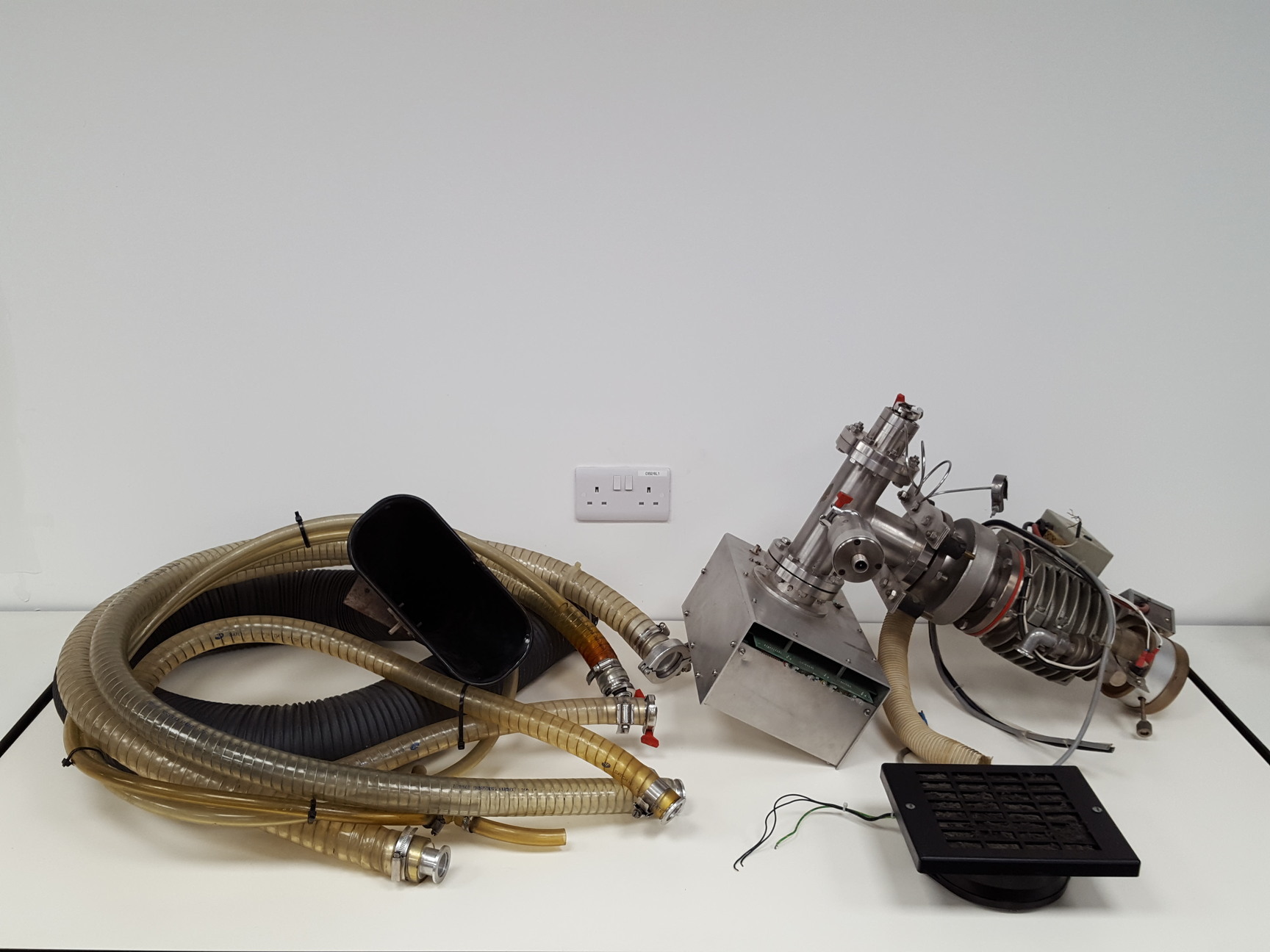 Image of Edwards Vapour Pump Model E02 Lab