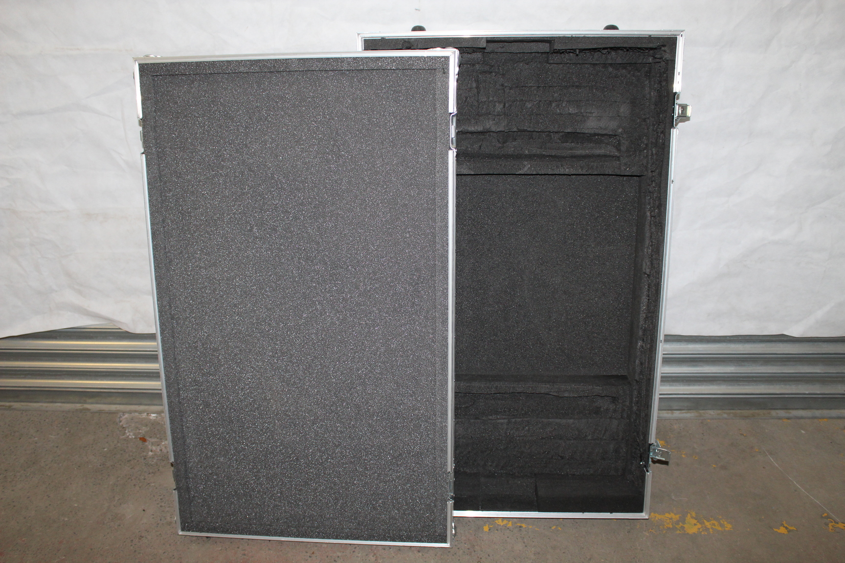 Image of 4 Flight Cases inc 2 Small And 2 Medium 