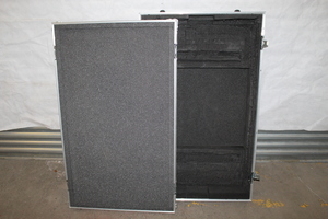 Thumbnail image of 4 Flight Cases inc 2 Small And 2 Medium 