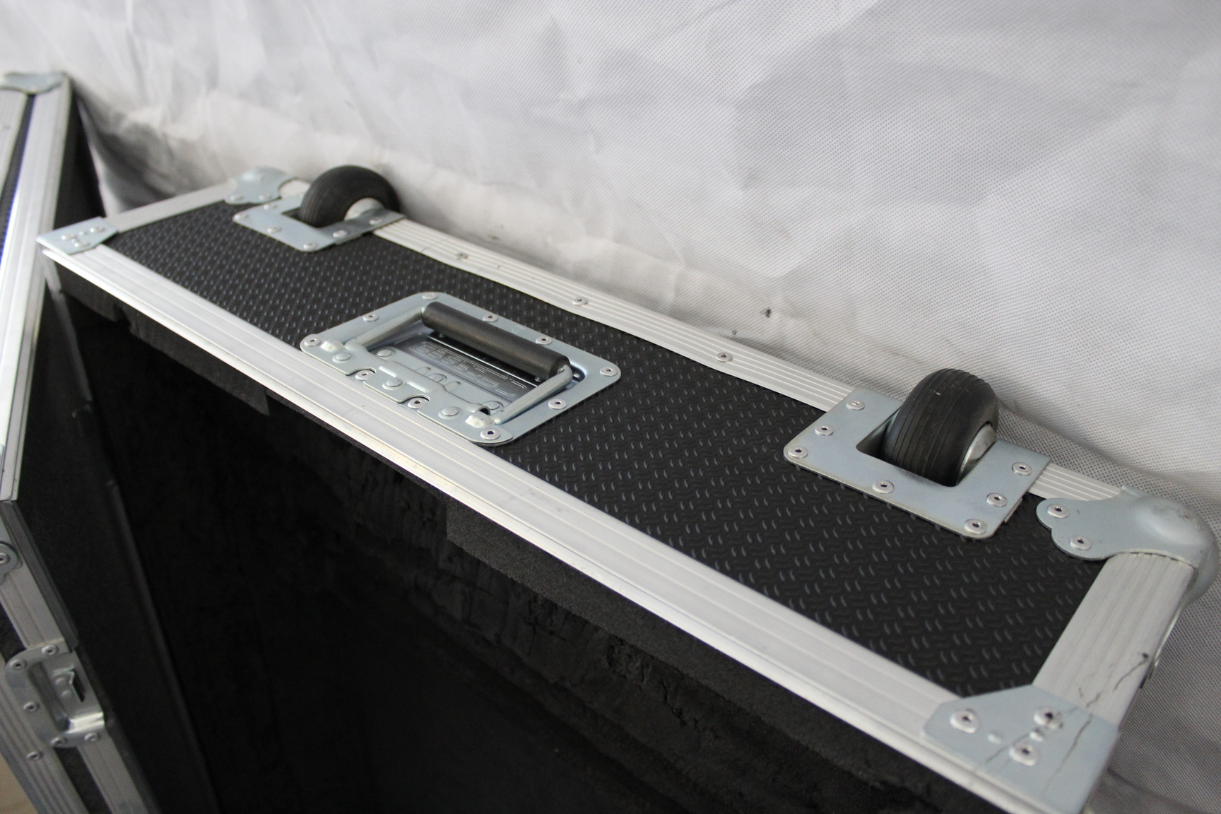 Image of 4 Flight Cases inc 2 Small And 2 Medium 