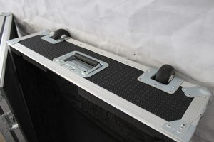 Thumbnail image of 4 Flight Cases inc 2 Small And 2 Medium 