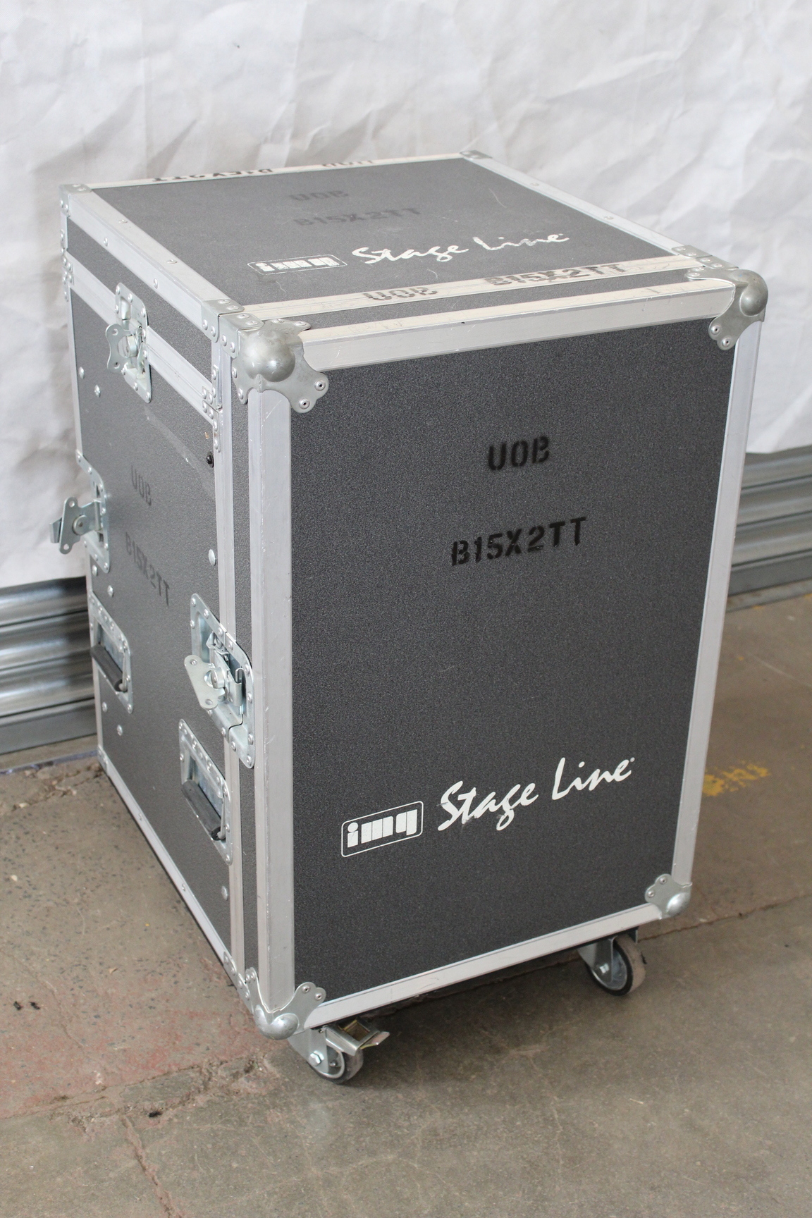Image of 4 Flight Cases inc 2 Small And 2 Medium 