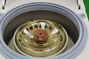 Thumbnail image of VWR Micro Star 17R Benchtop Centrifuge