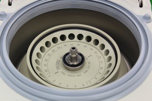 Thumbnail image of VWR Micro Star 17R Benchtop Centrifuge