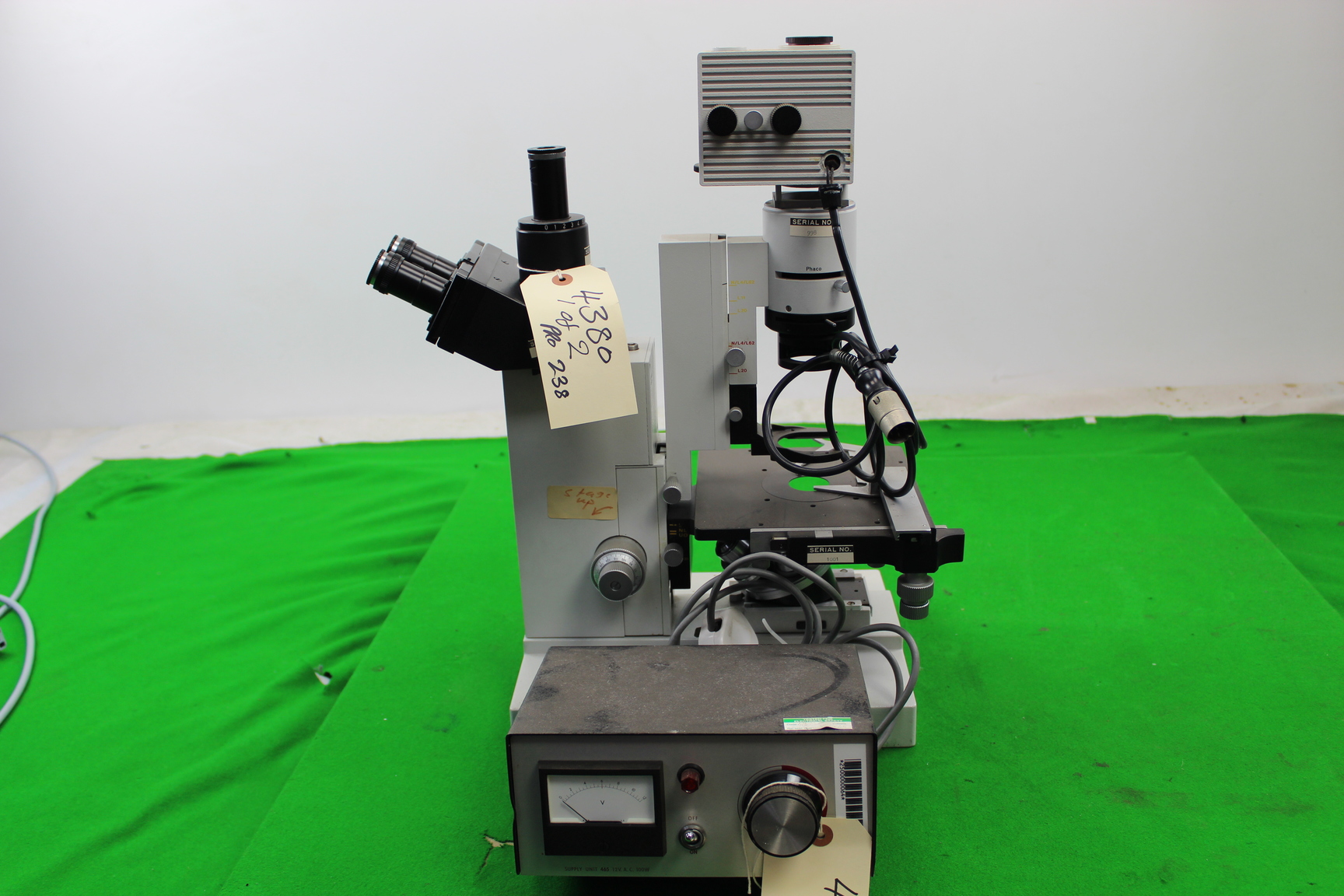 Image of Leitz Diavert Microscope with 5 Objectives