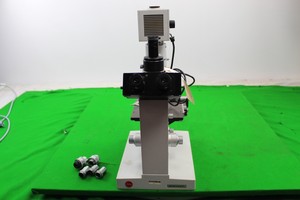 Thumbnail image of Leitz Diavert Microscope with 5 Objectives