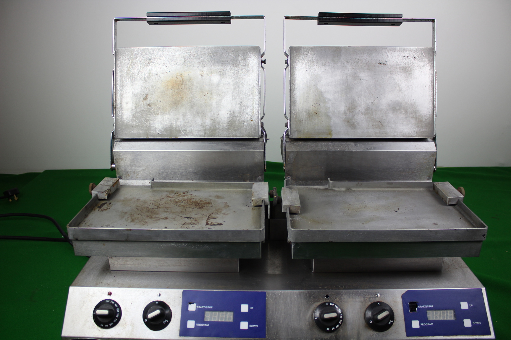 Image of Rowlett Rutland Panini Press Griddle Commercial Catering Kitchen Cafe Equipment