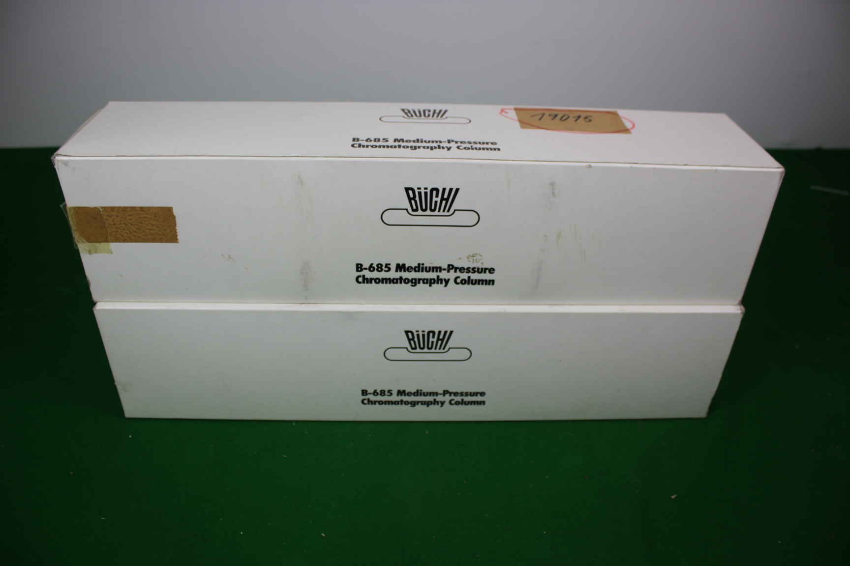 Image of Two large BUCHI B-685 Medium-Pressure Chromatography Columns