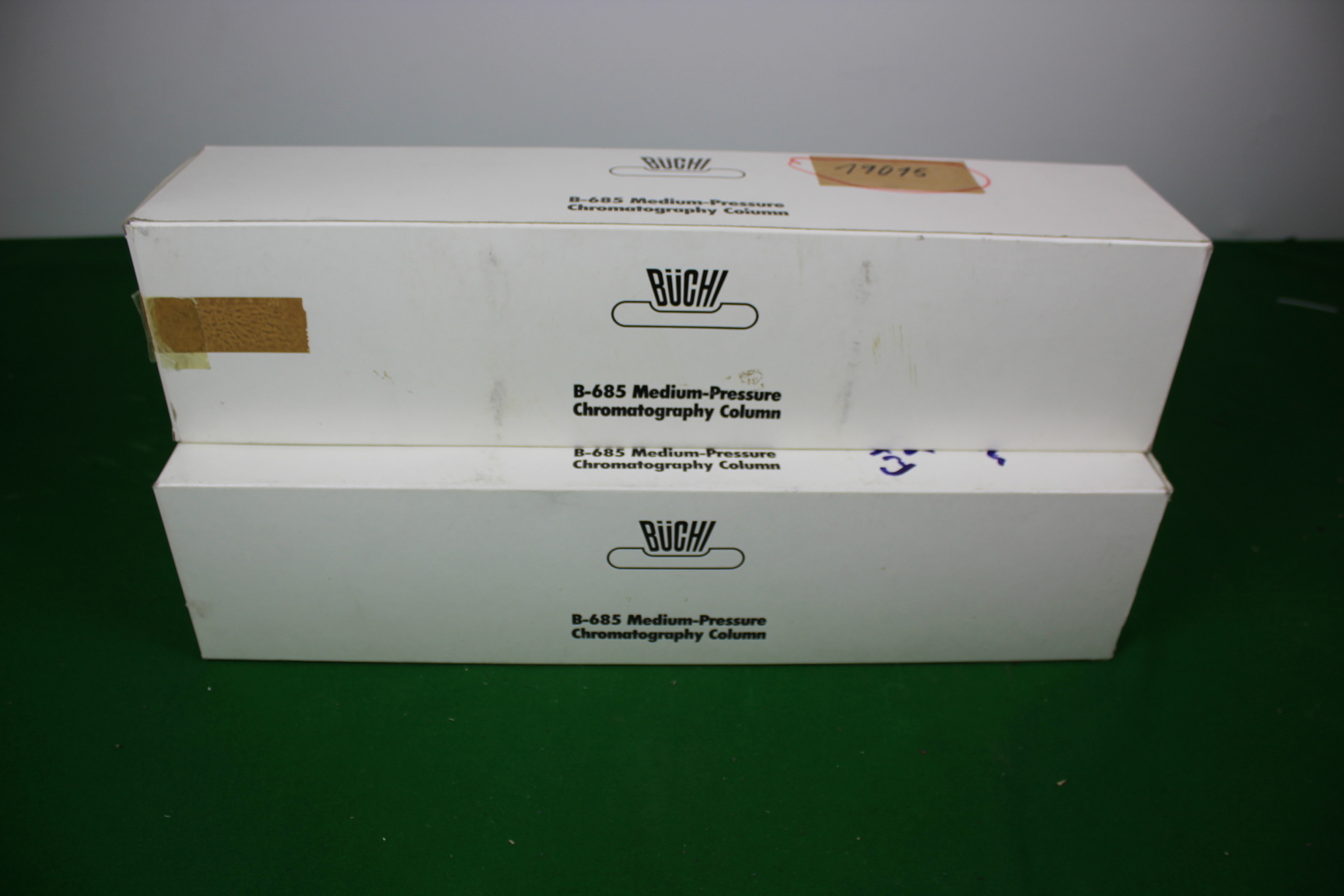 Image of Two large BUCHI B-685 Medium-Pressure Chromatography Columns