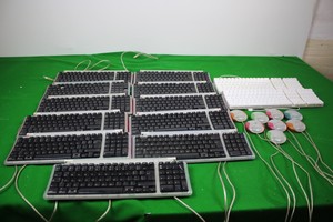Thumbnail image of Job lot x 13 Apple Keyboards, 8 x Apple Mice
