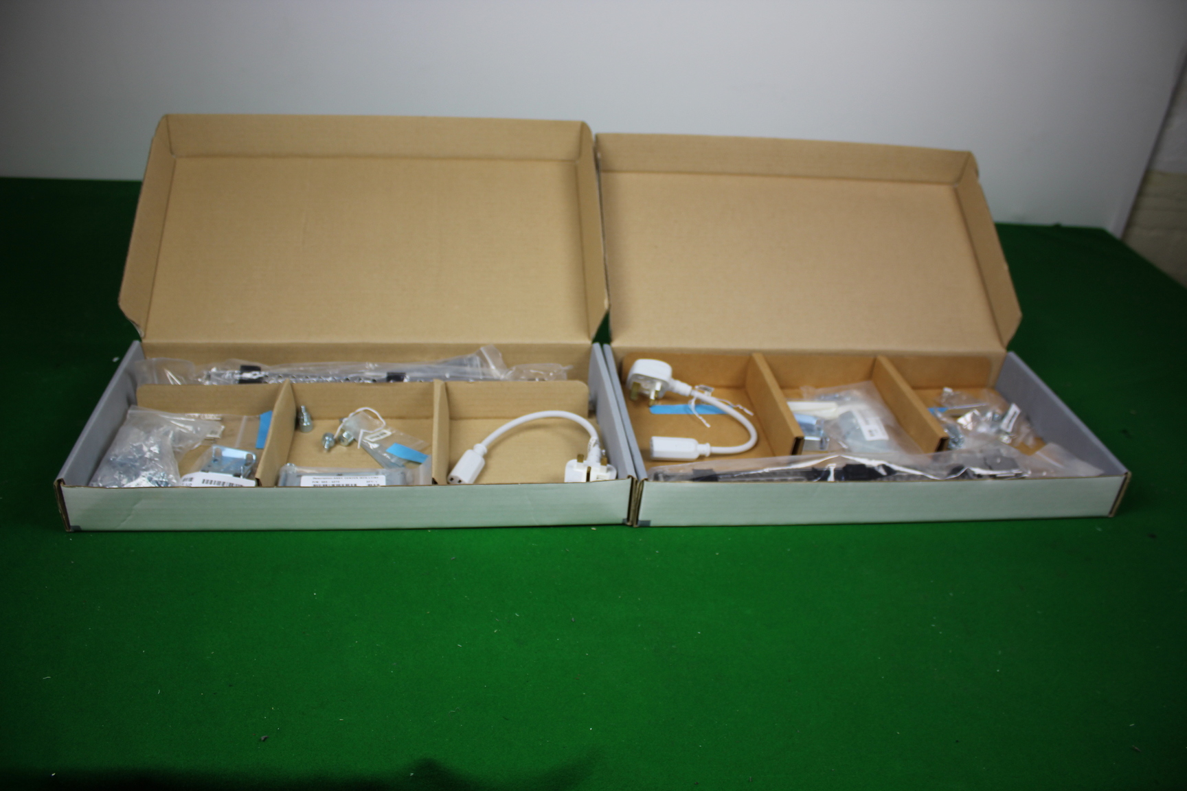 Image of Apple X serve Rack Installation Hardware, Square Hole Mounting Kit