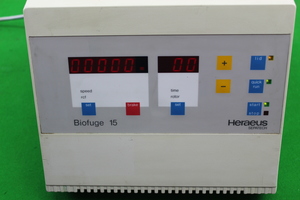 Thumbnail image of Heraeus Sepatech Biofuge 15 Benchtop Centrifuge w/ Rotor Lab Equipment
