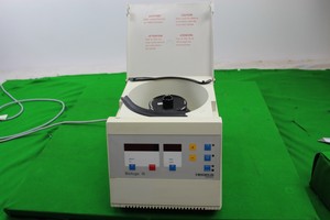 Thumbnail image of Heraeus Sepatech Biofuge 15 Benchtop Centrifuge w/ Rotor Lab Equipment