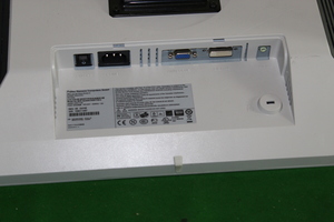 Thumbnail image of 2 x Monitors Inc Fujitsu Siemens GmbH (No Stand) And Optiquest Q7 (With Stand)