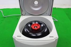 Thumbnail image of Eppendorf 5415D Lab Centrifuge + 13200rpm Rotor, Faulty, Spares / Repairs Lab 